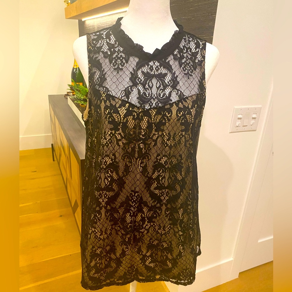 Fortune & Ivy lace sleeveless long blouse - size L